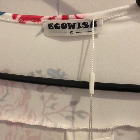 Small floral cover up *NWT - Picture 2 of 6